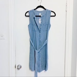 Blue chambray sleeveless dress